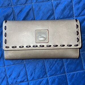 Dooney & Bourke Continental Wallet